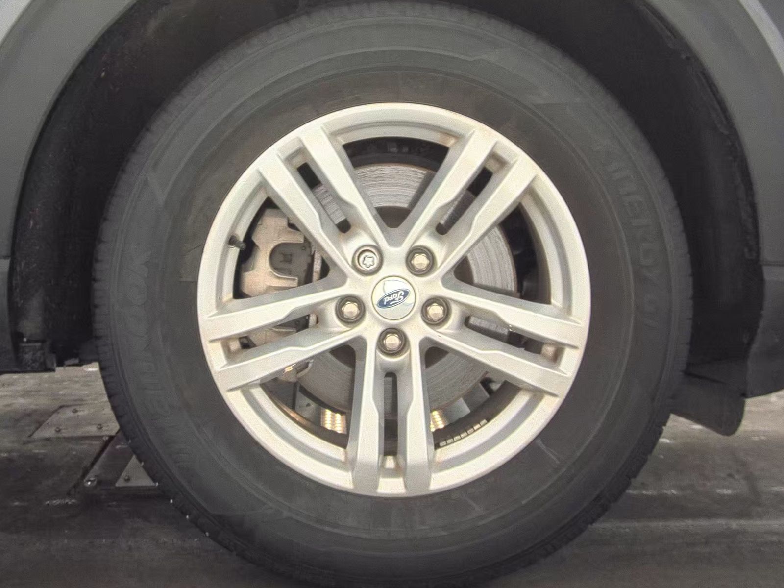 2023 Ford Explorer XLT AWD