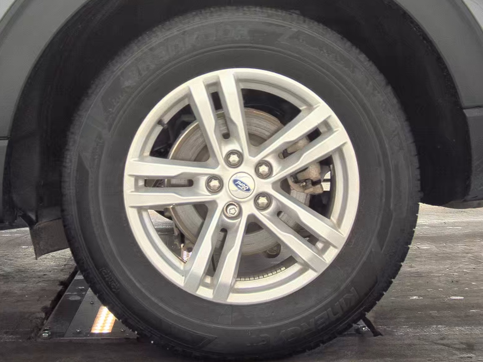 2023 Ford Explorer XLT AWD