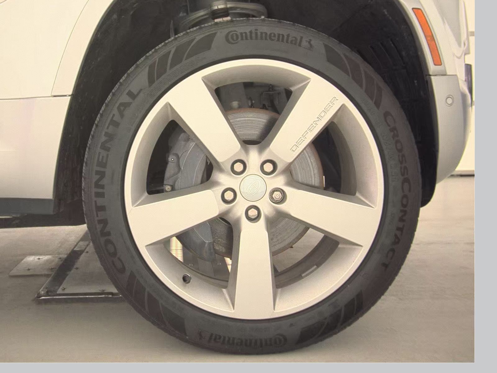 2023 Land Rover Defender 130 First Edition AWD