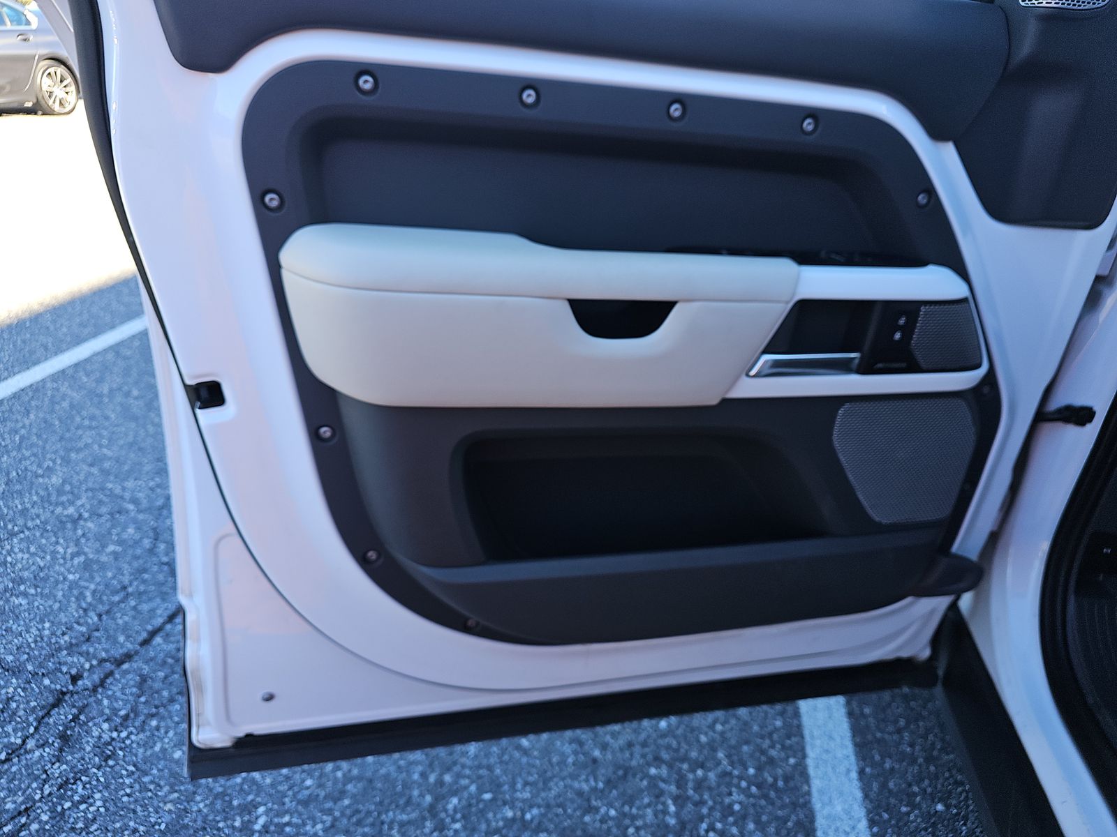 2023 Land Rover Defender 130 First Edition AWD