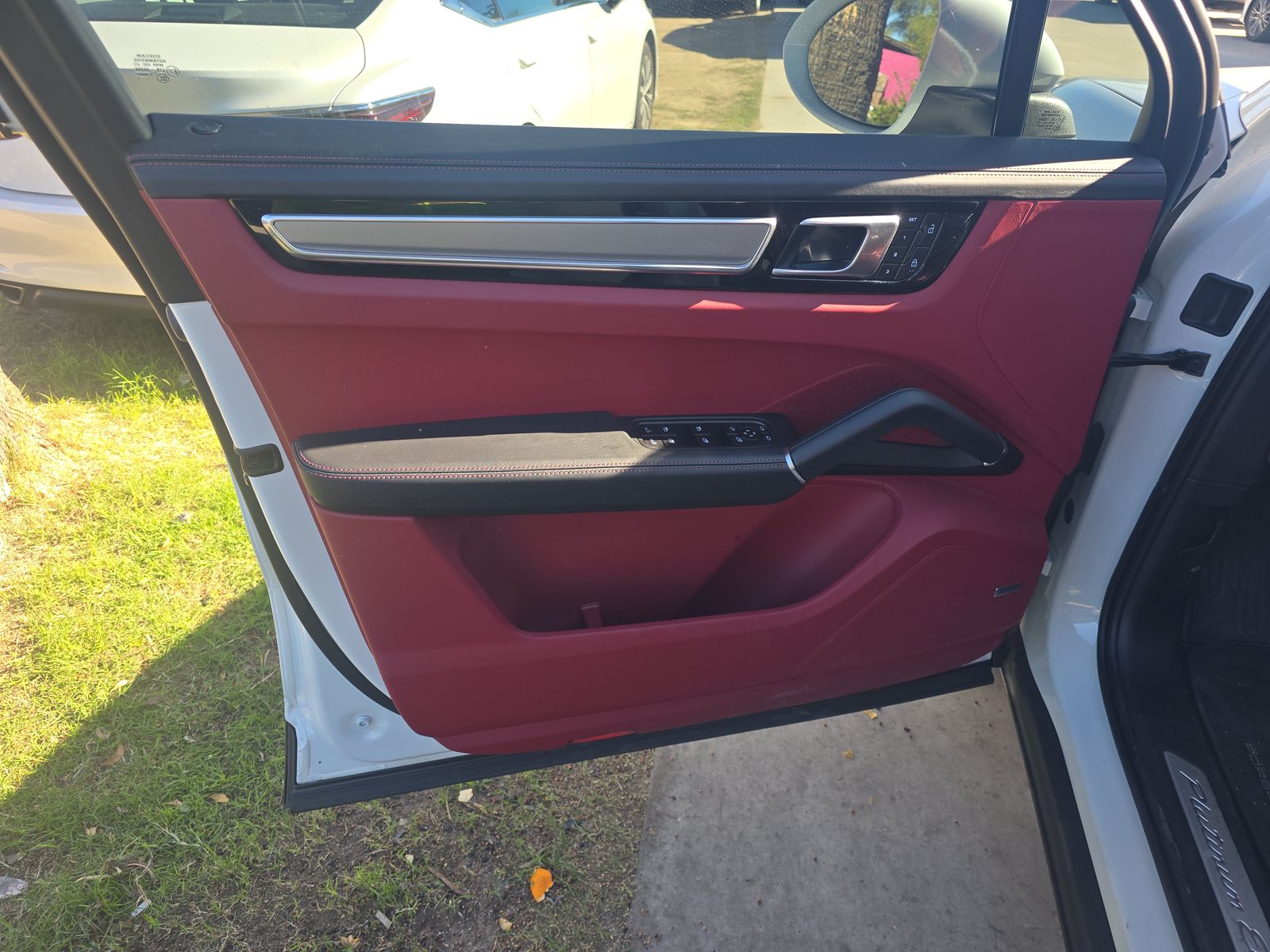 2022 Porsche Cayenne Platinum Edition AWD