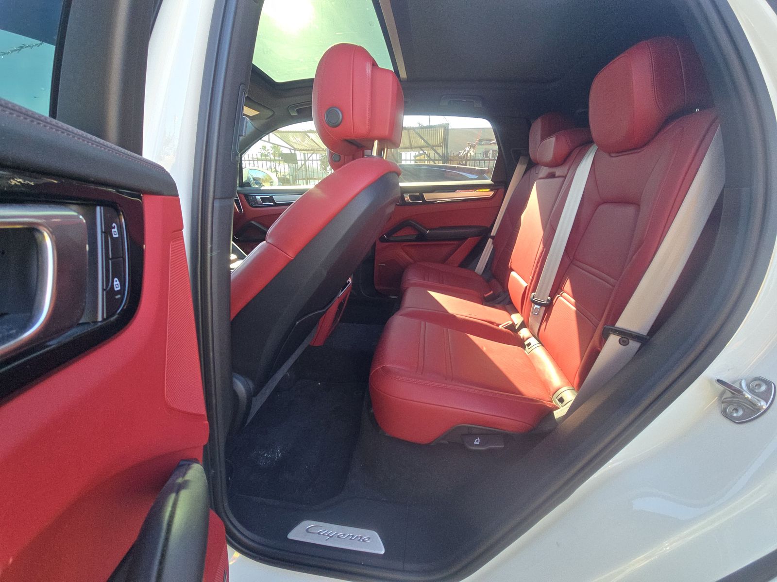 2022 Porsche Cayenne Platinum Edition AWD