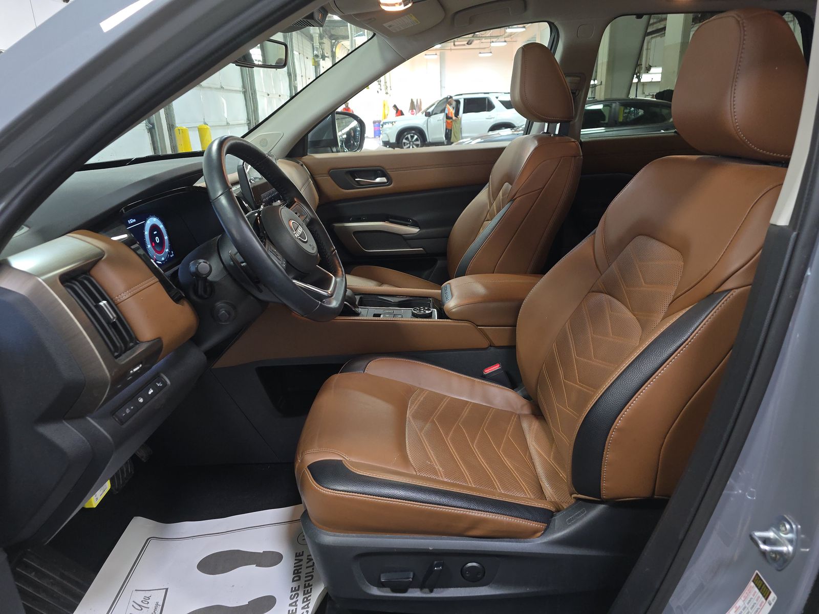 2024 Nissan Pathfinder Platinum AWD