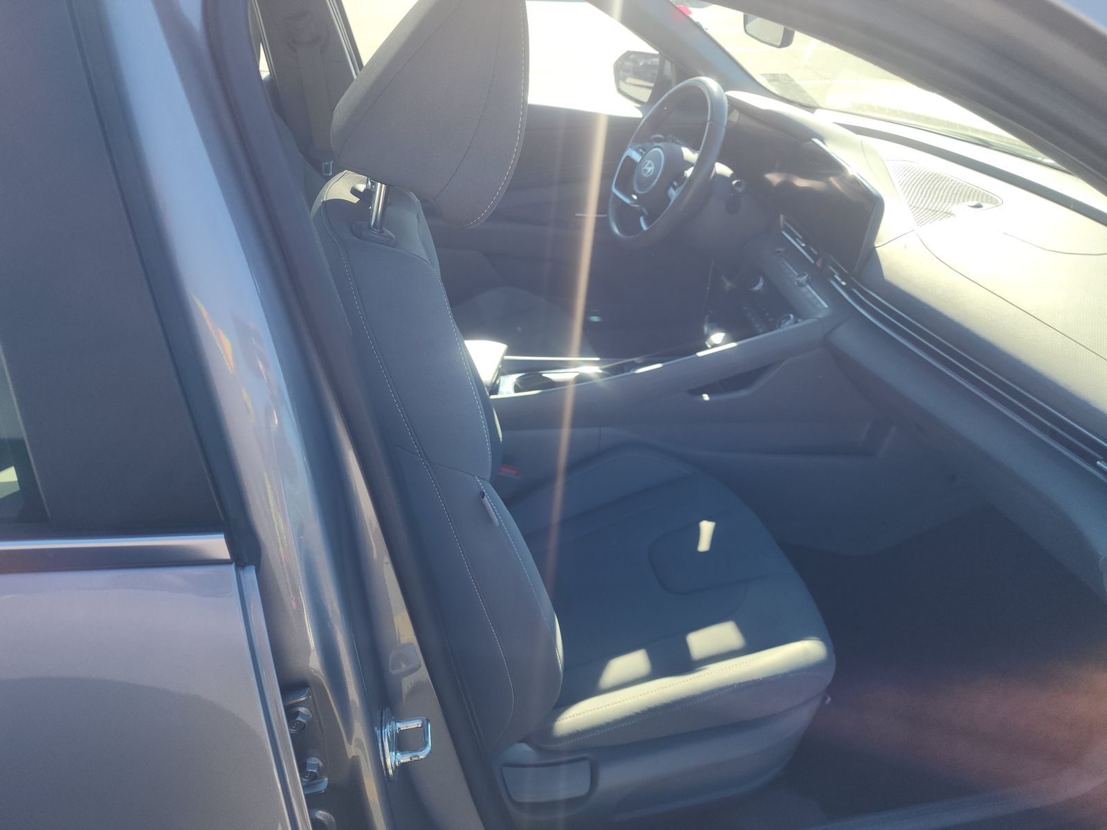 2024 Hyundai Elantra SEL FWD