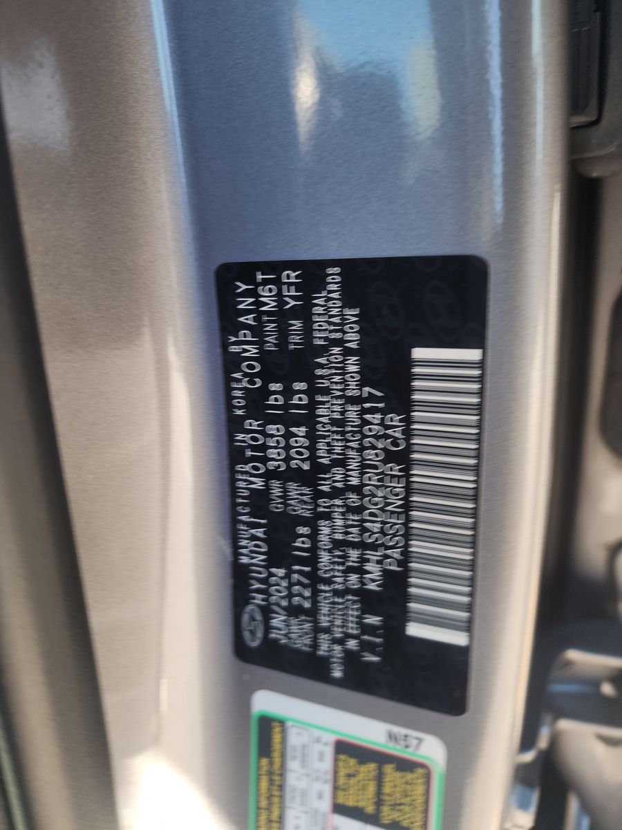 2024 Hyundai Elantra SEL FWD