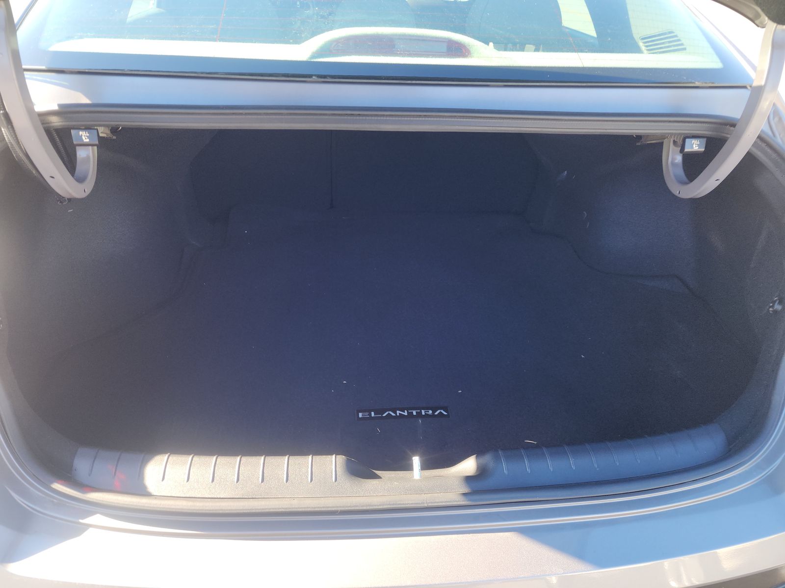 2024 Hyundai Elantra SEL FWD