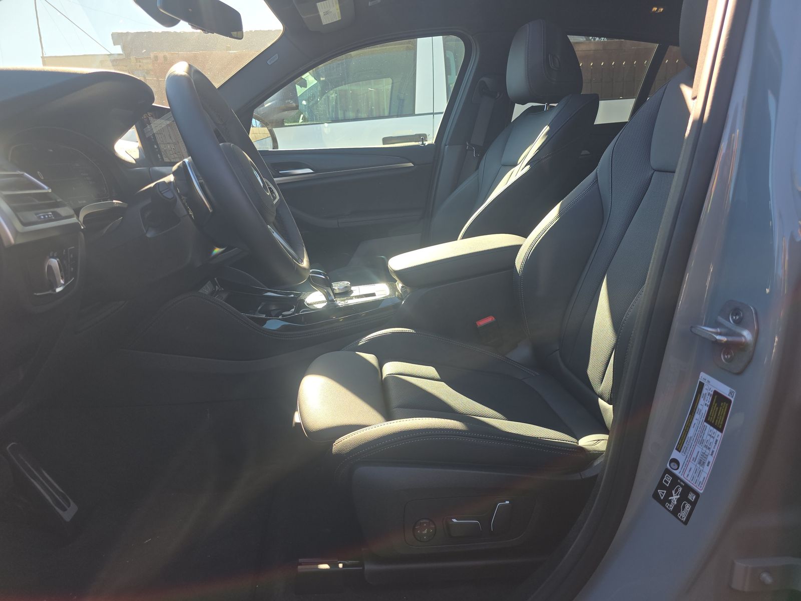 2025 BMW X4 xDrive30i AWD