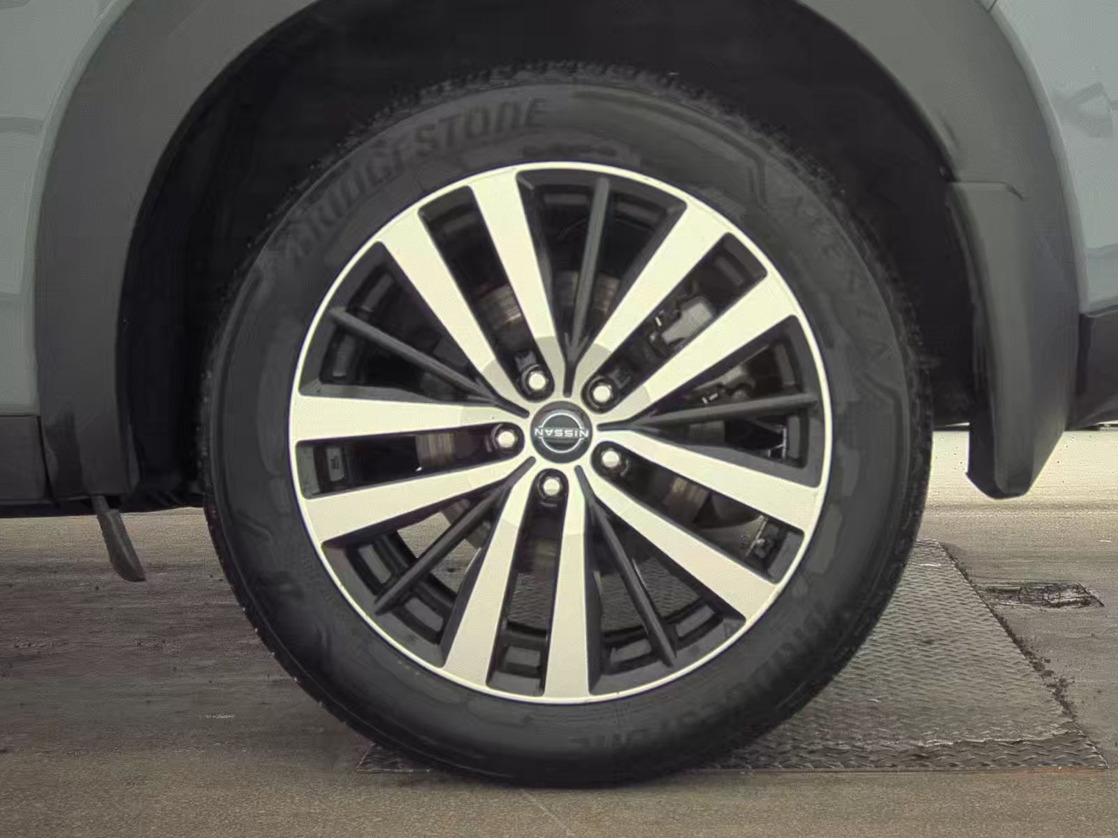 2024 Nissan Pathfinder Platinum AWD