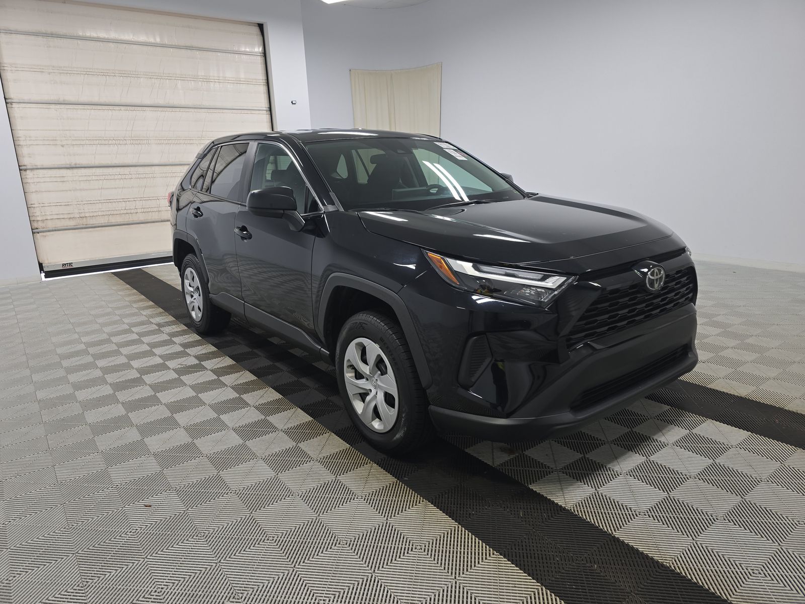 2024 Toyota RAV4 LE FWD