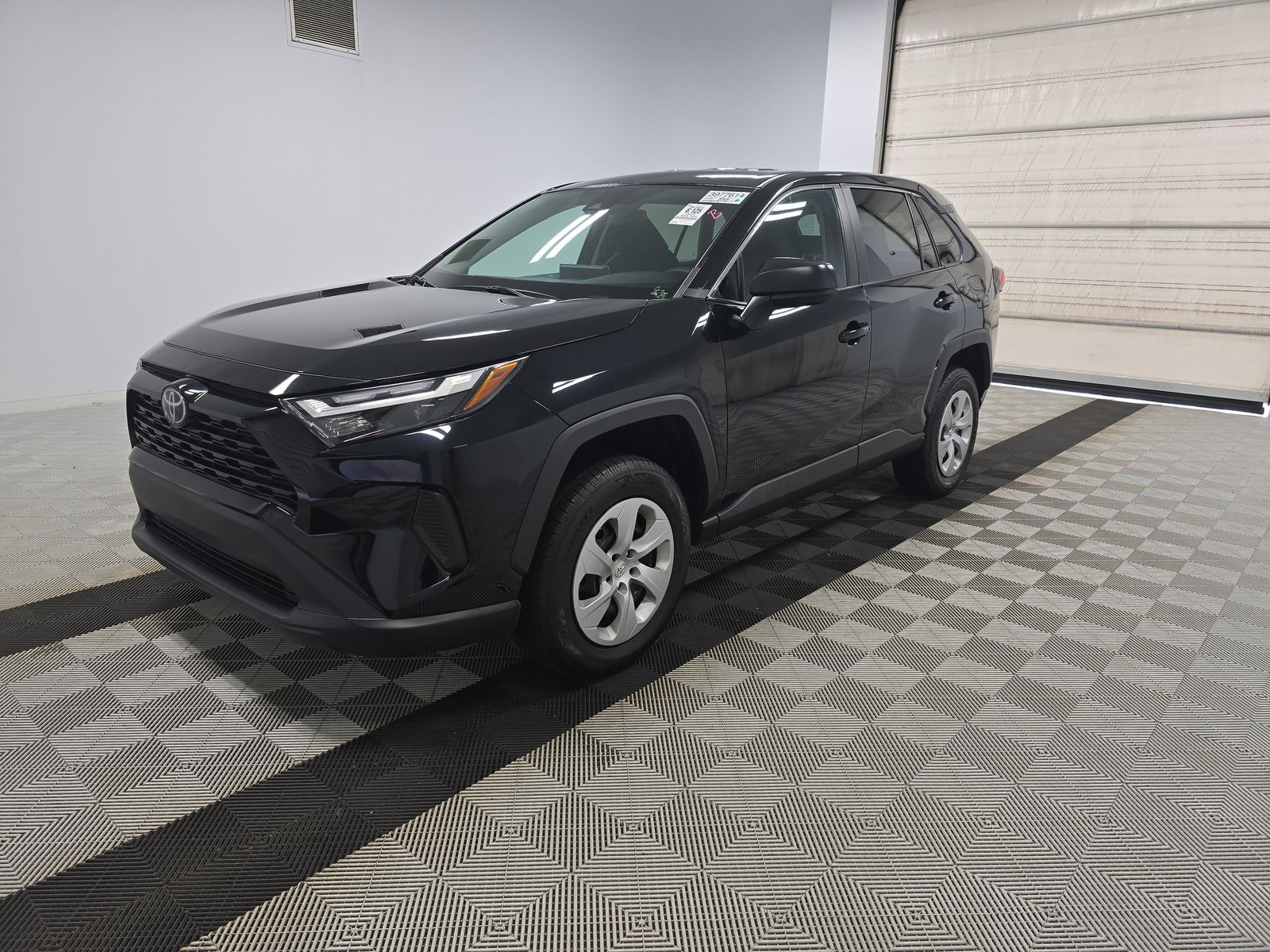 2024 Toyota RAV4 LE FWD