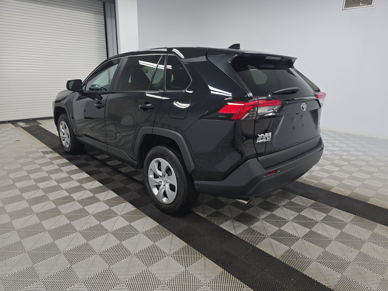 2024 Toyota RAV4 LE FWD