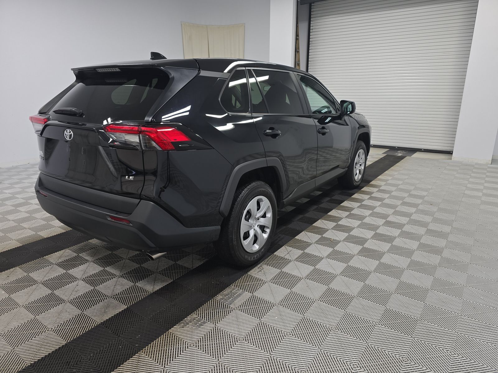 2024 Toyota RAV4 LE FWD