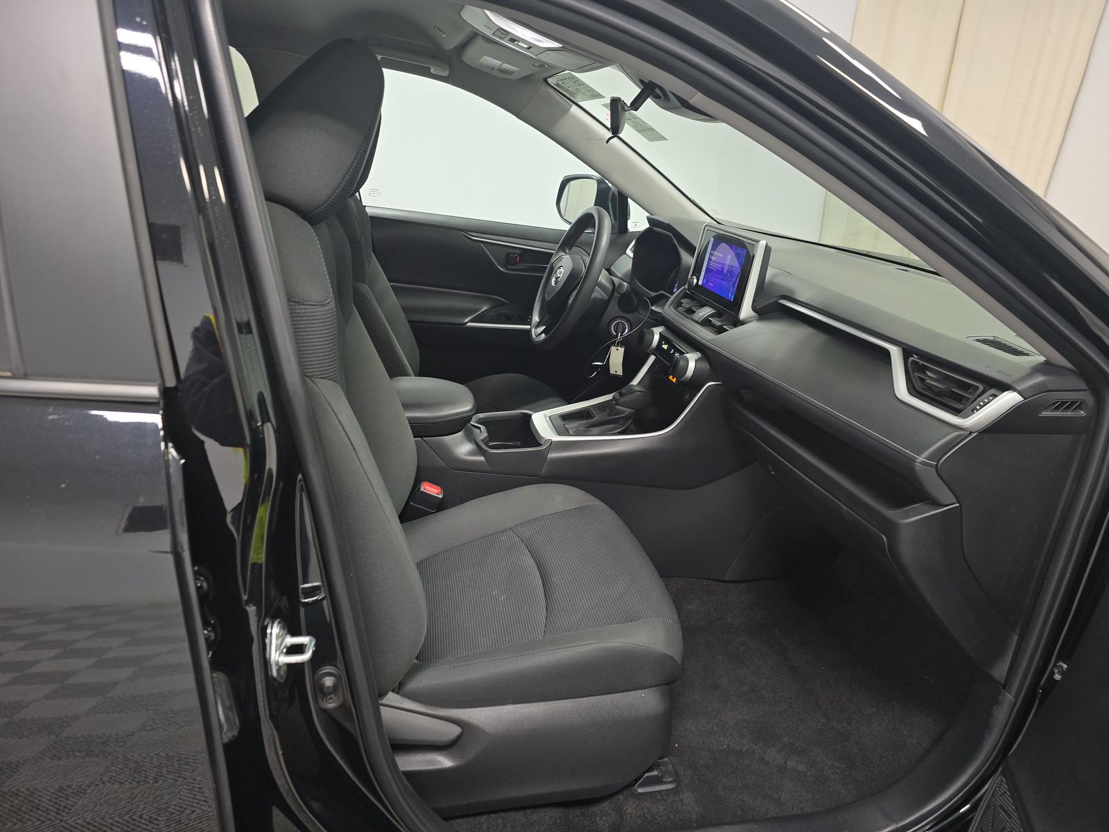 2024 Toyota RAV4 LE FWD