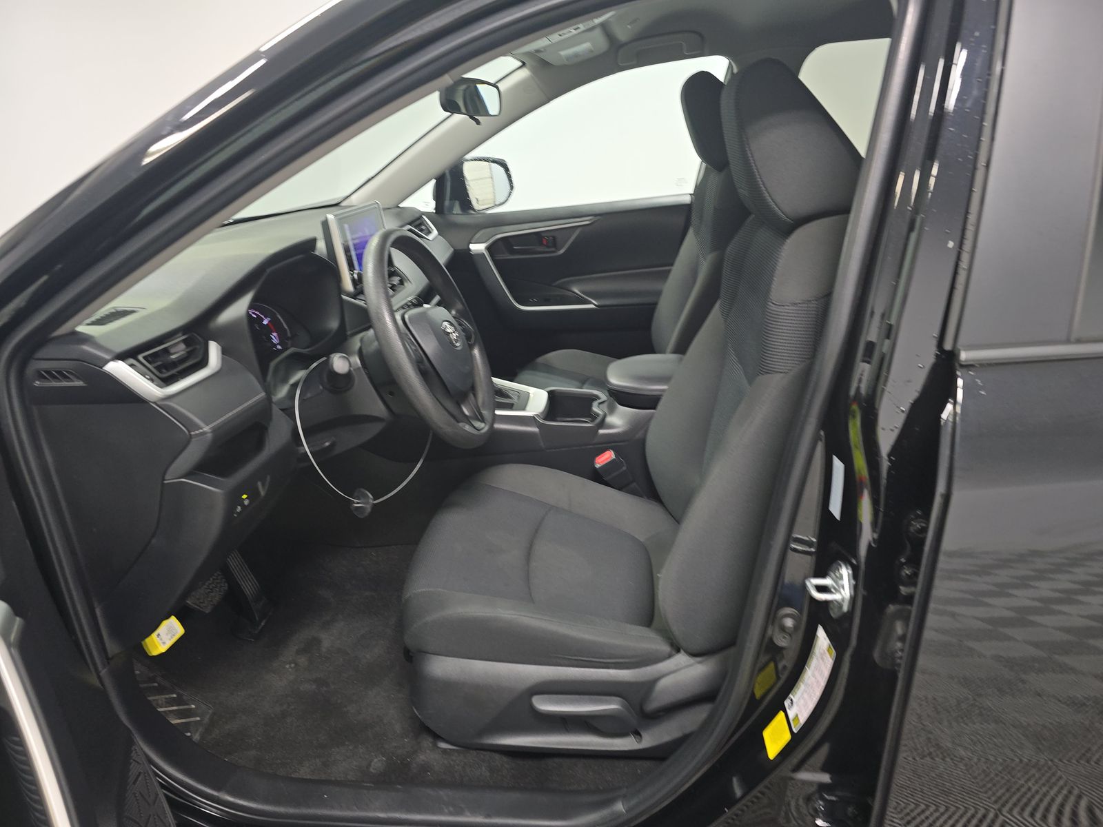 2024 Toyota RAV4 LE FWD