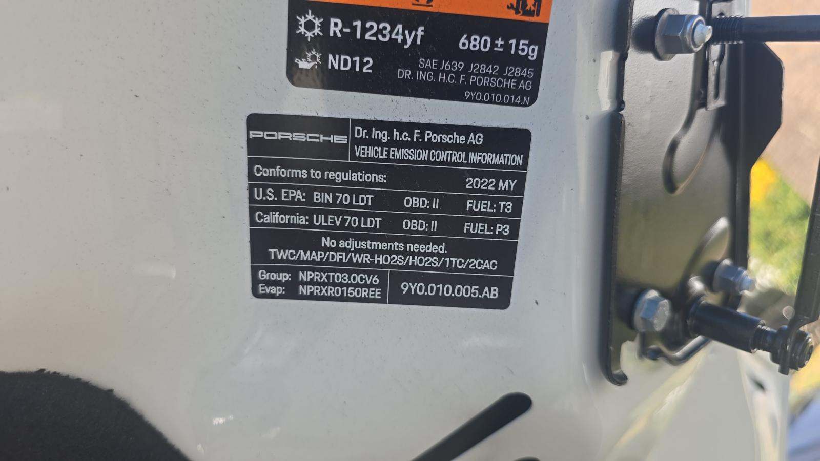 2022 Porsche Cayenne Platinum Edition AWD