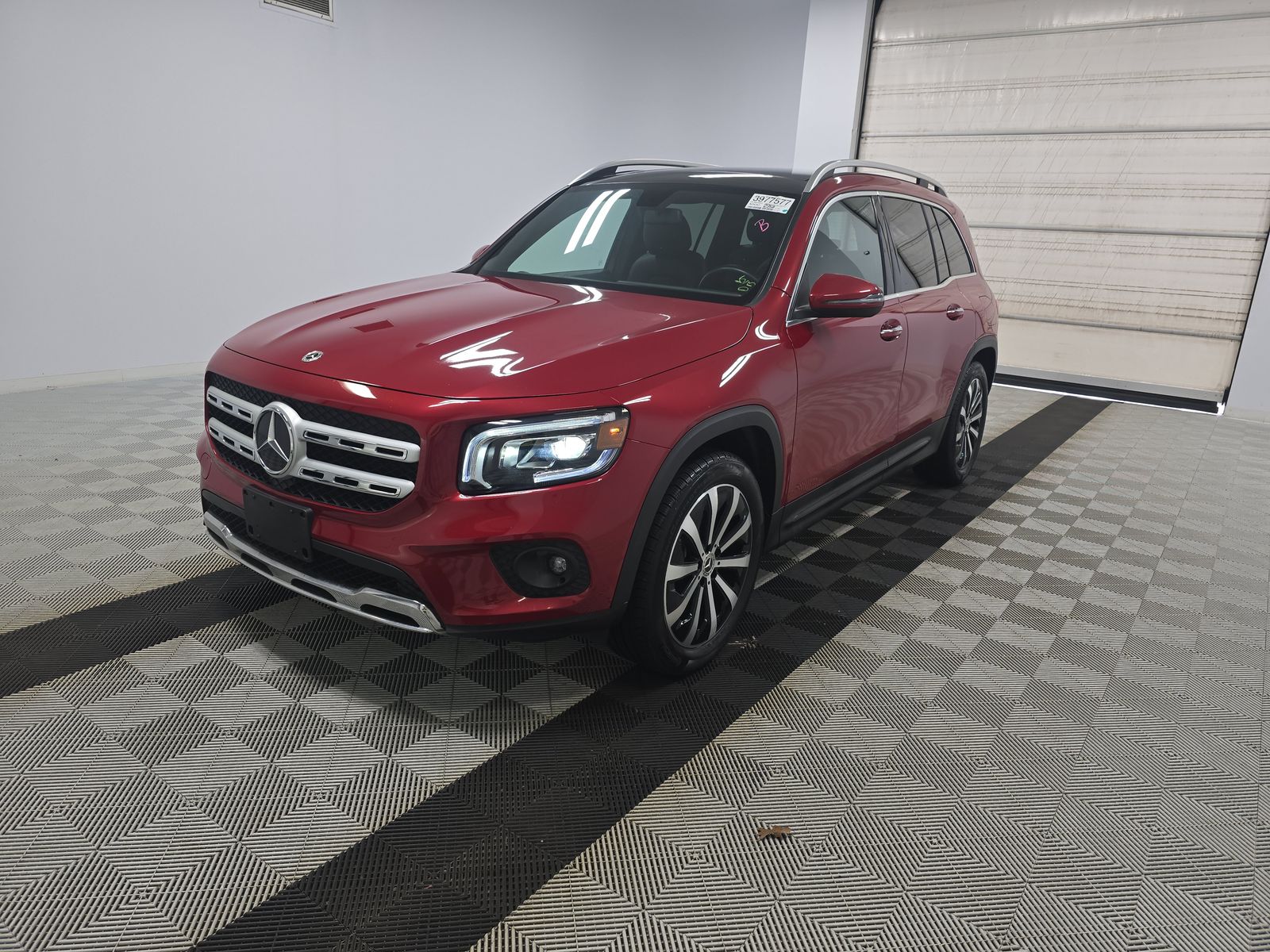 2021 Mercedes-Benz GLB Base's photo