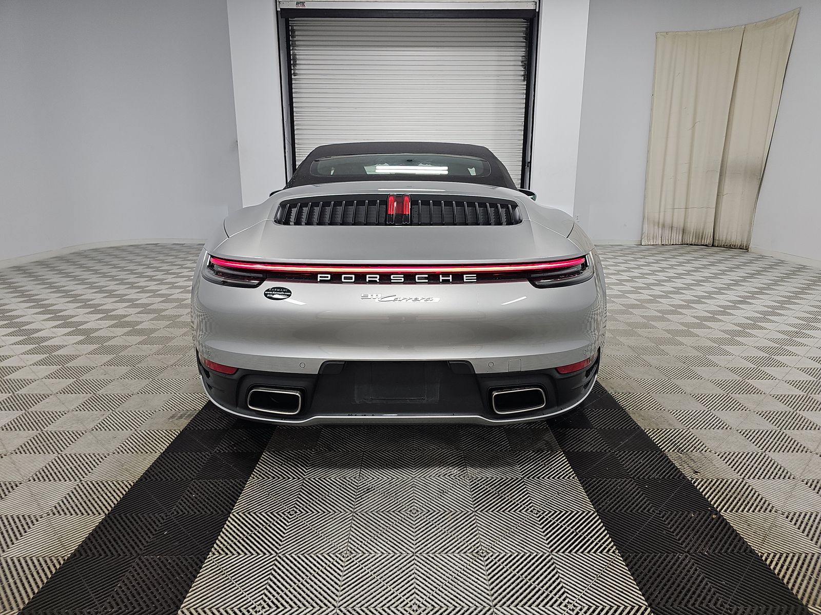 2022 Porsche 911 Carrera RWD