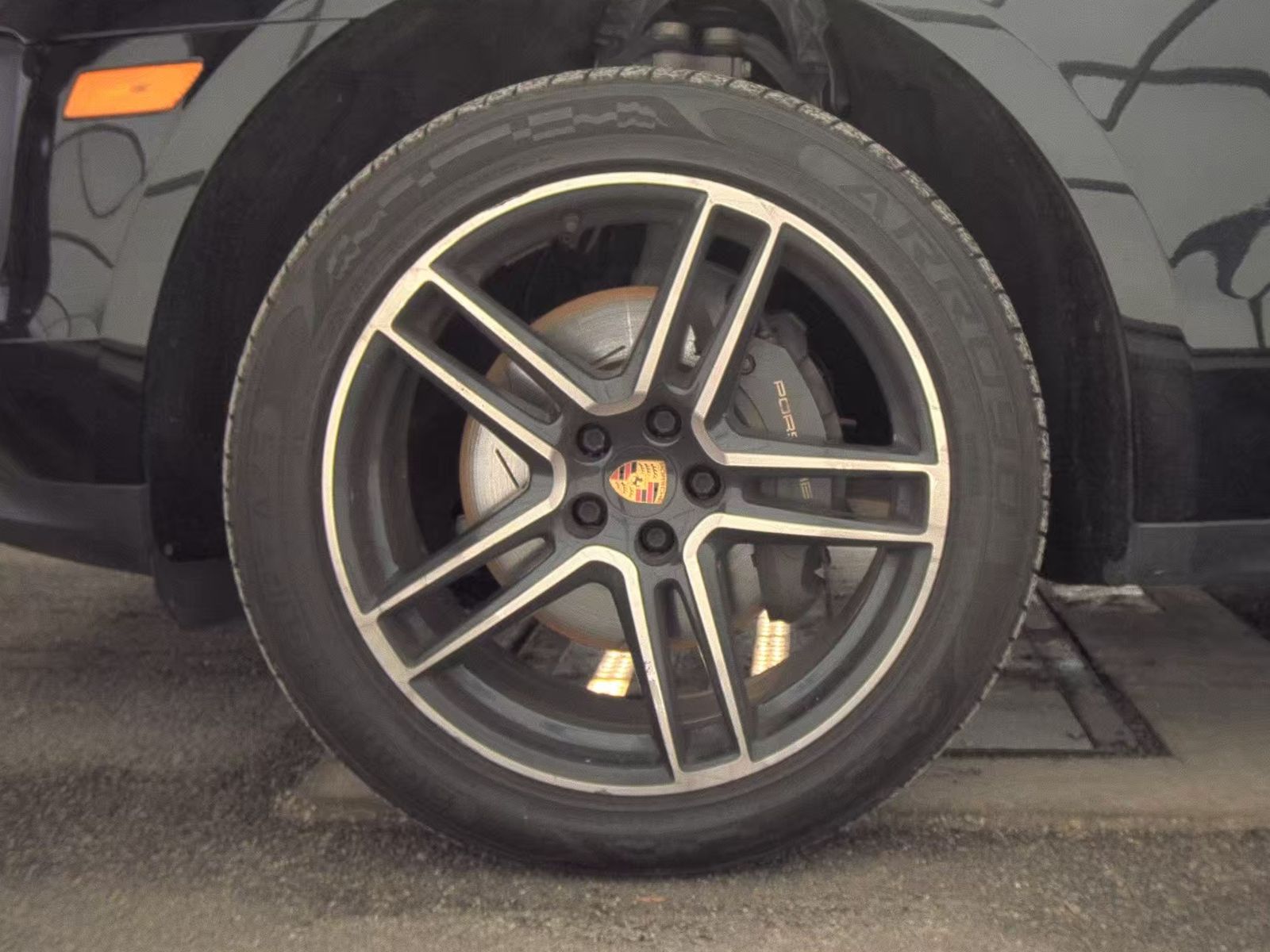 2021 Porsche Macan Base AWD