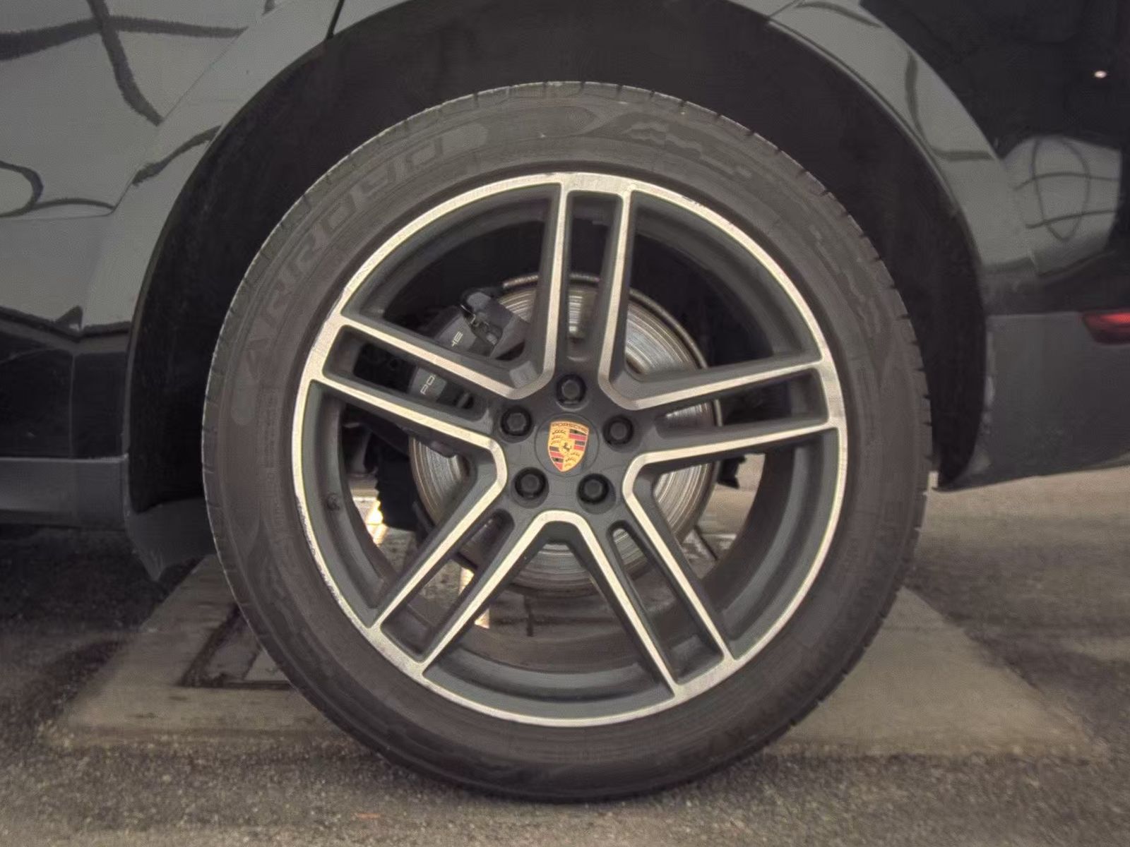 2021 Porsche Macan Base AWD