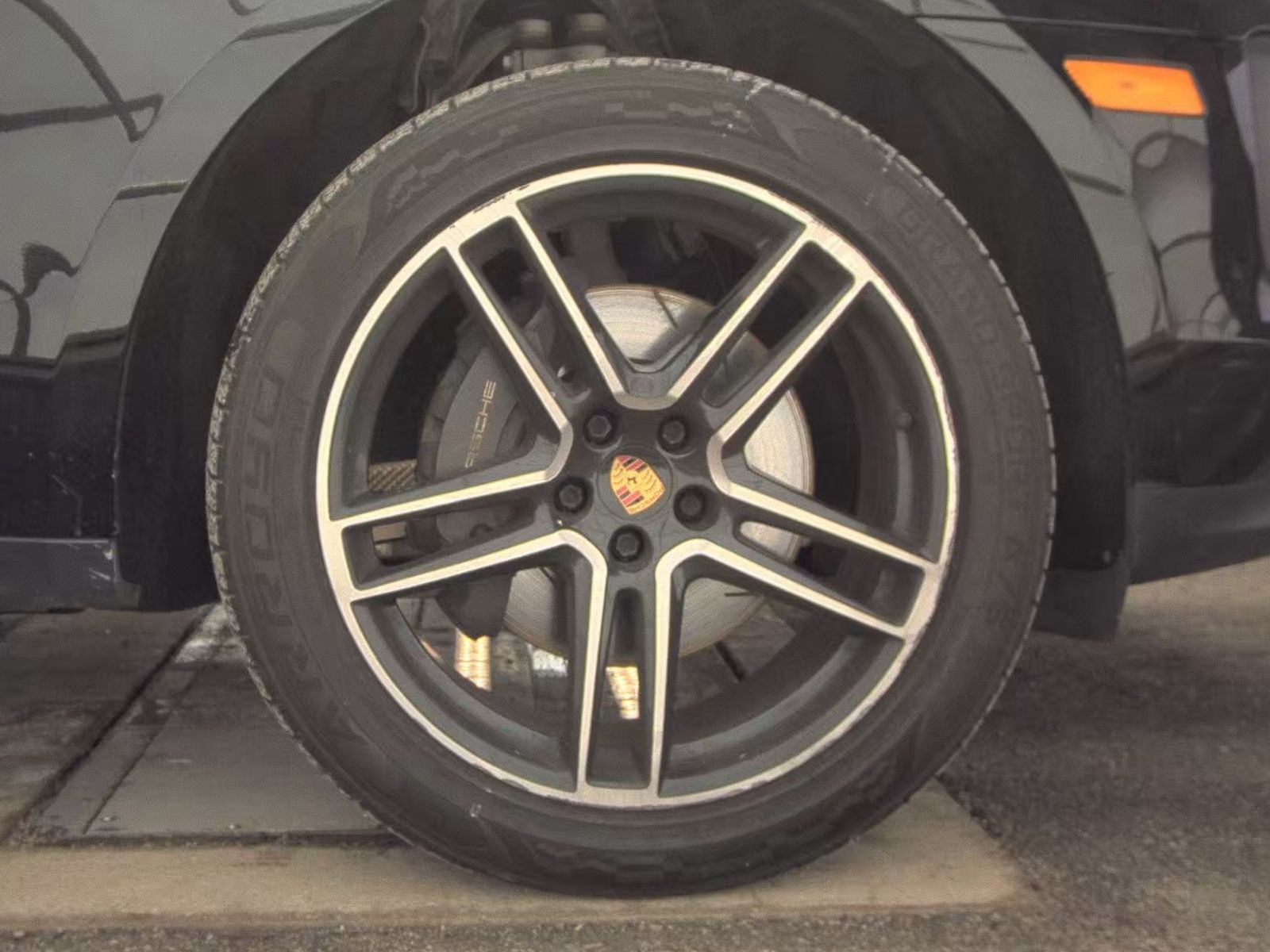 2021 Porsche Macan Base AWD