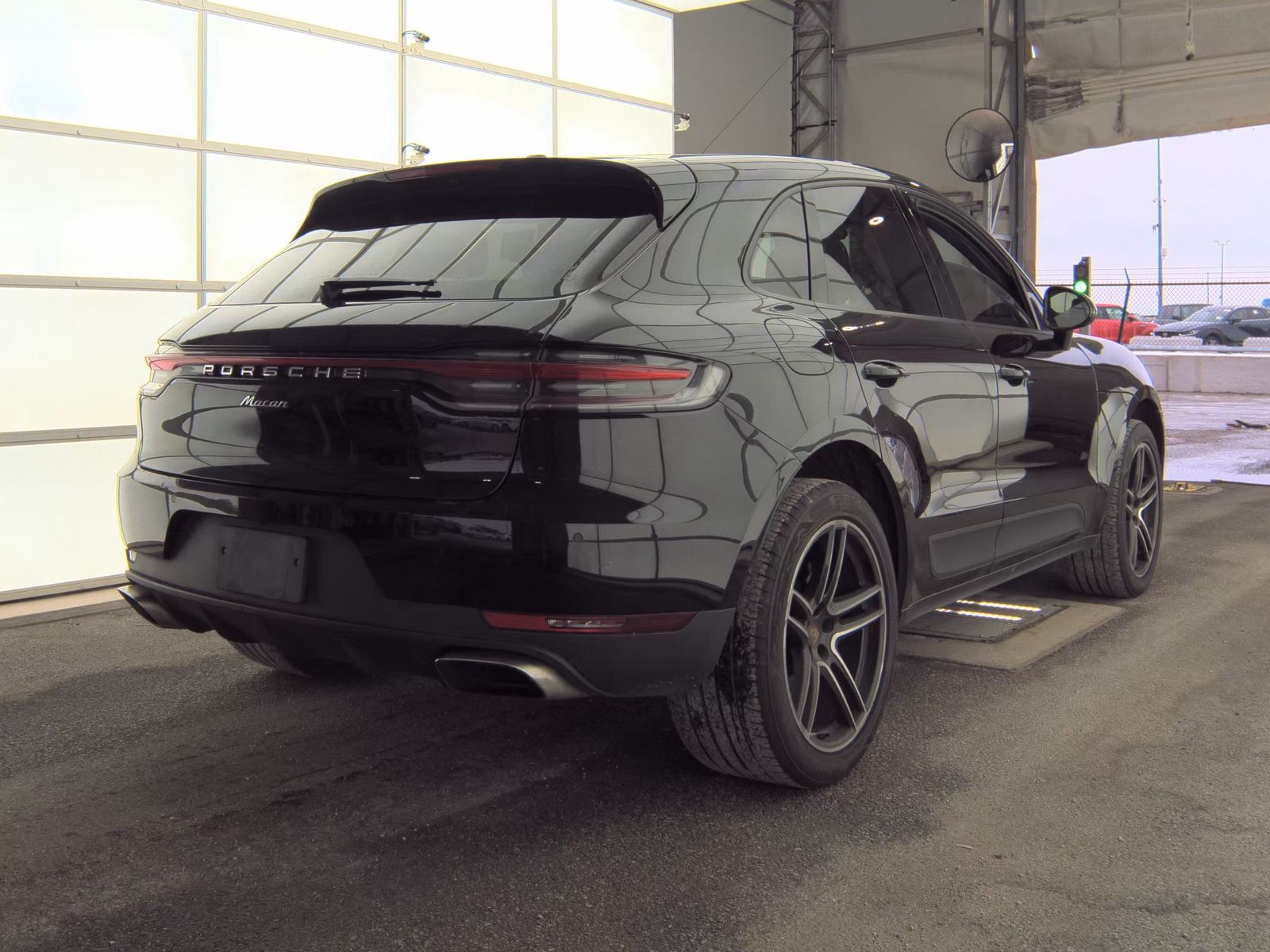 2021 Porsche Macan Base AWD