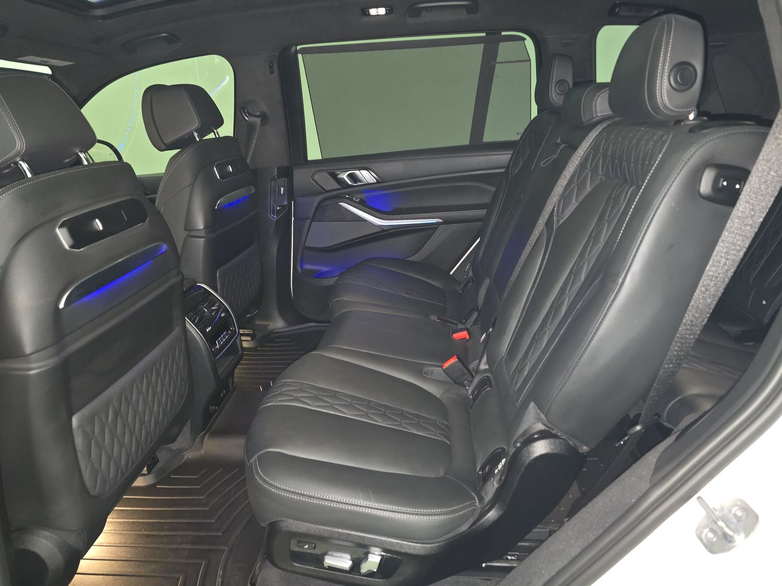 2023 BMW X7 xDrive40i AWD