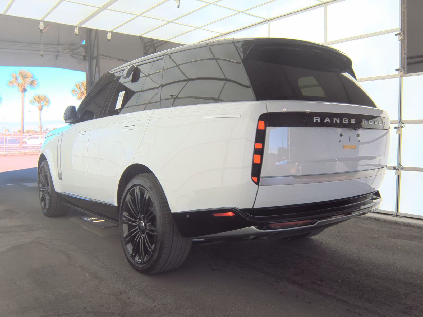 2025 Land Rover Range Rover Autobiography AWD
