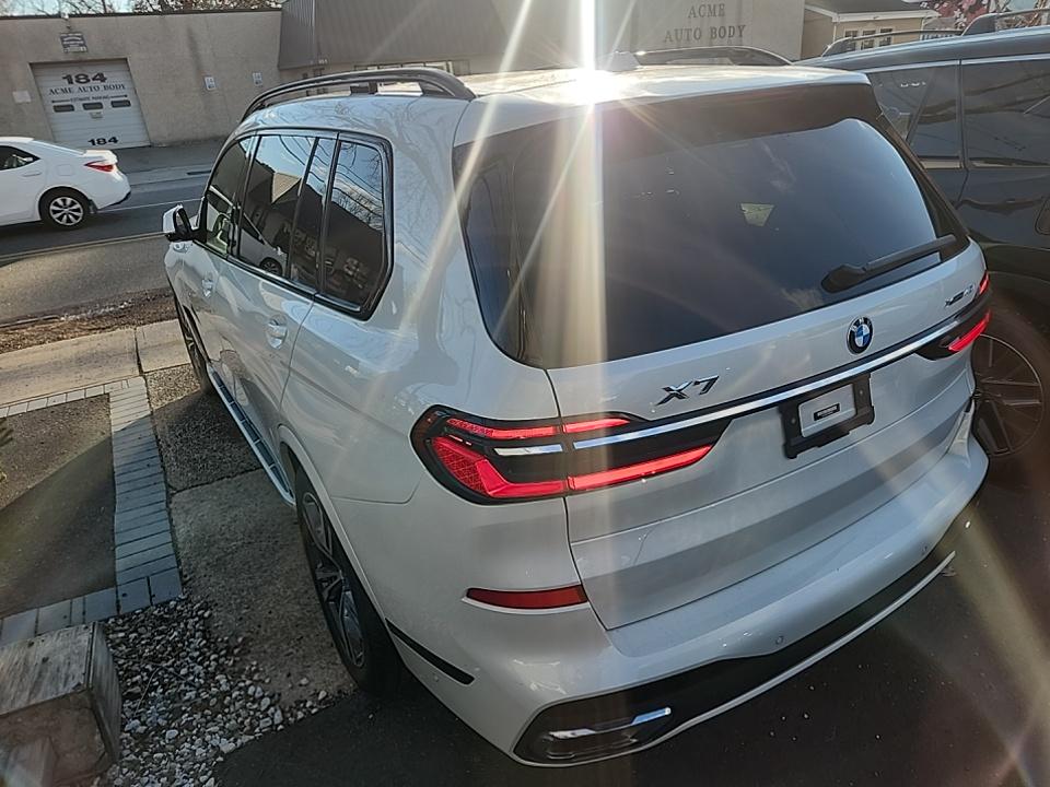 2023 BMW X7 xDrive40i AWD