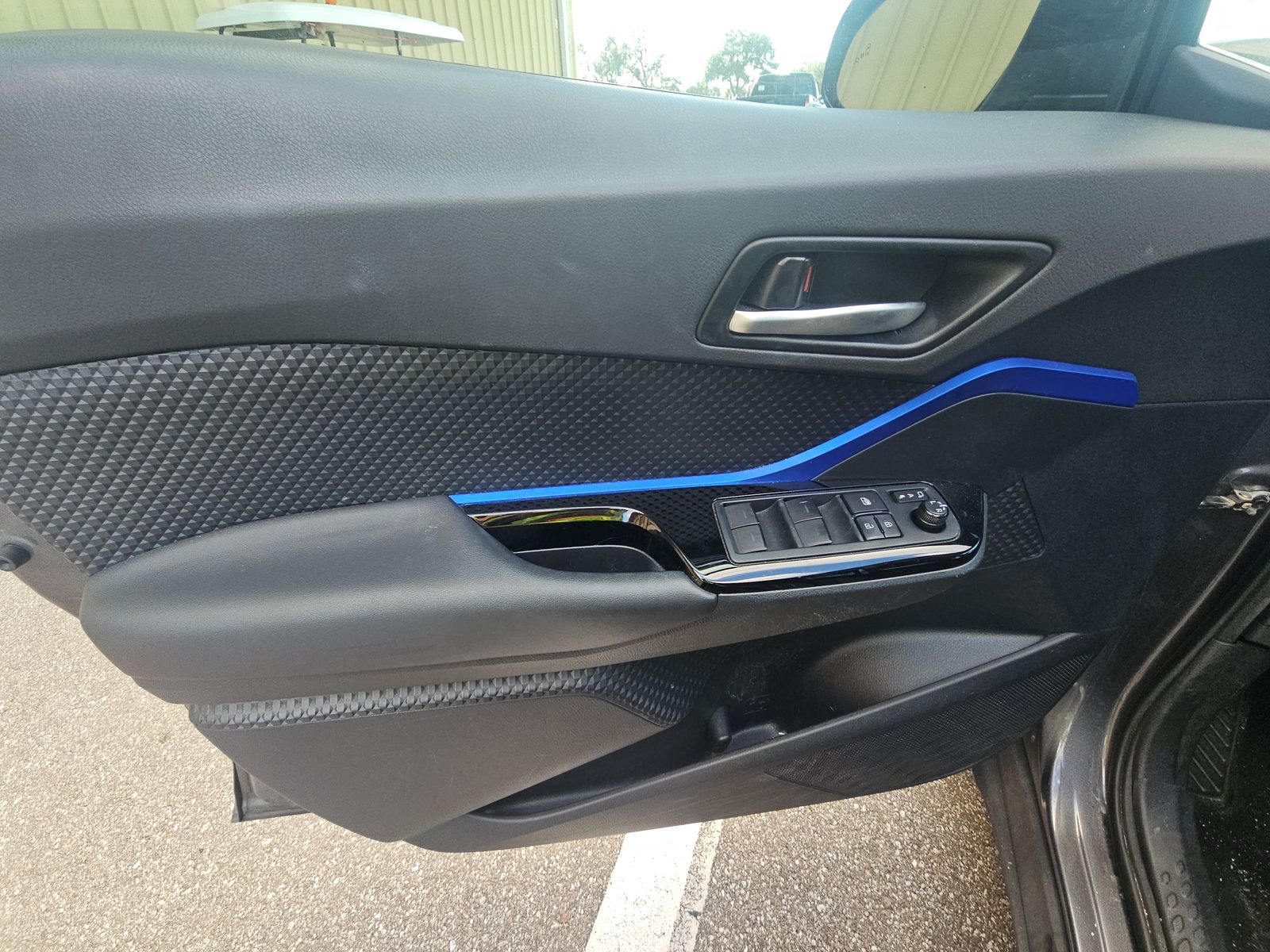 2021 Toyota C-HR XLE FWD