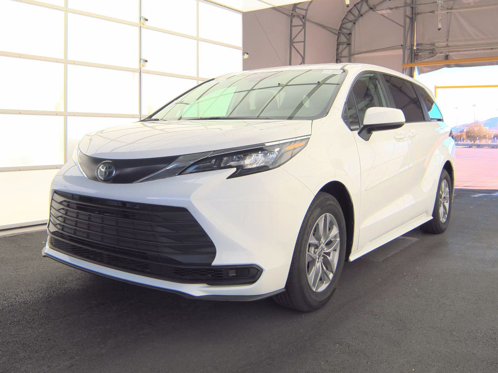 2024 Toyota Sienna LE AWD