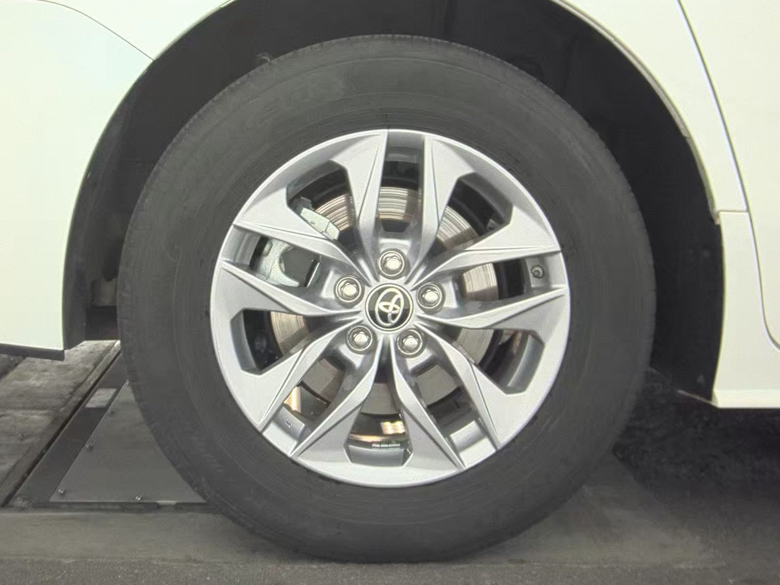 2024 Toyota Sienna LE AWD