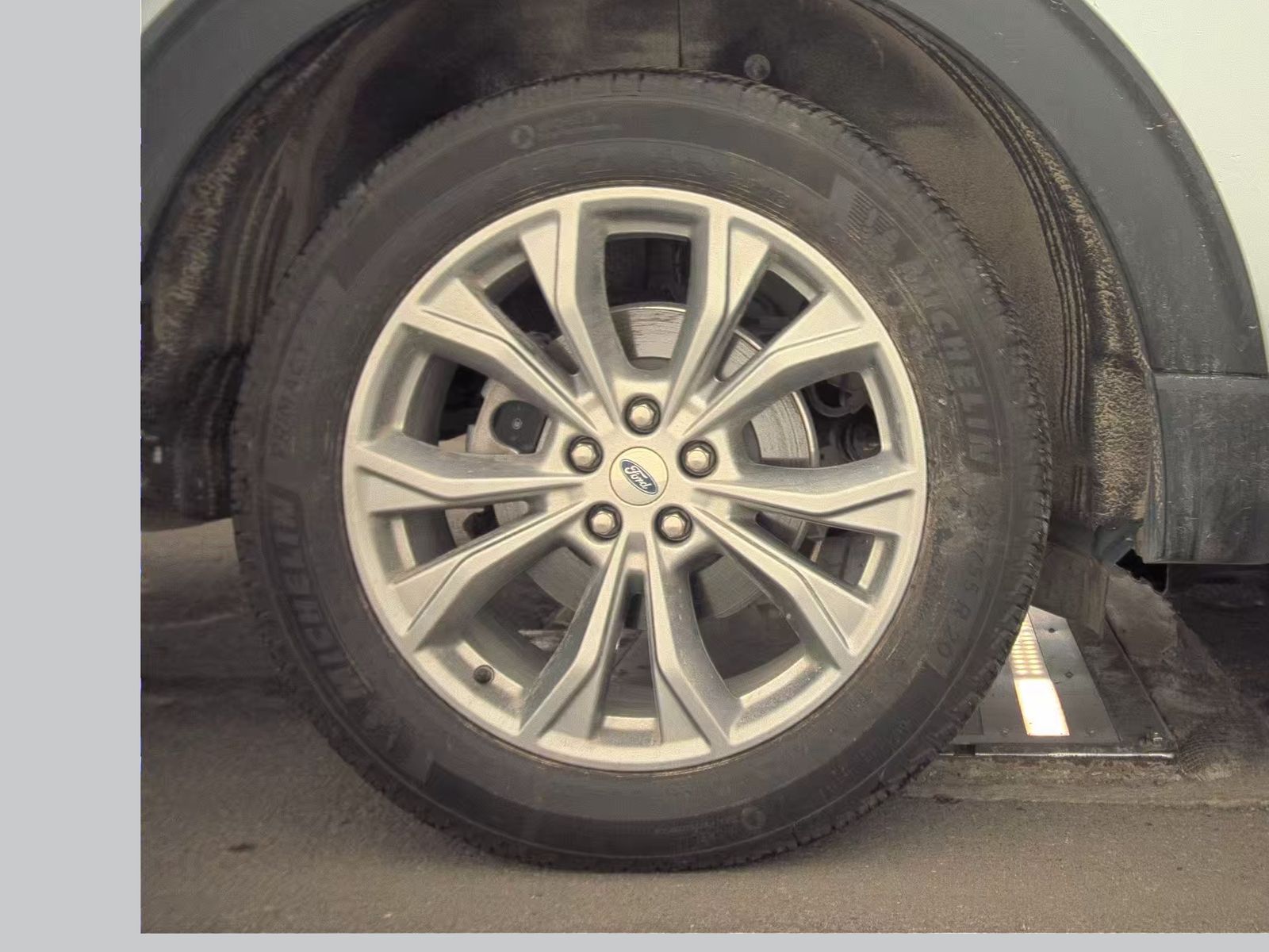 2023 Ford Explorer XLT AWD