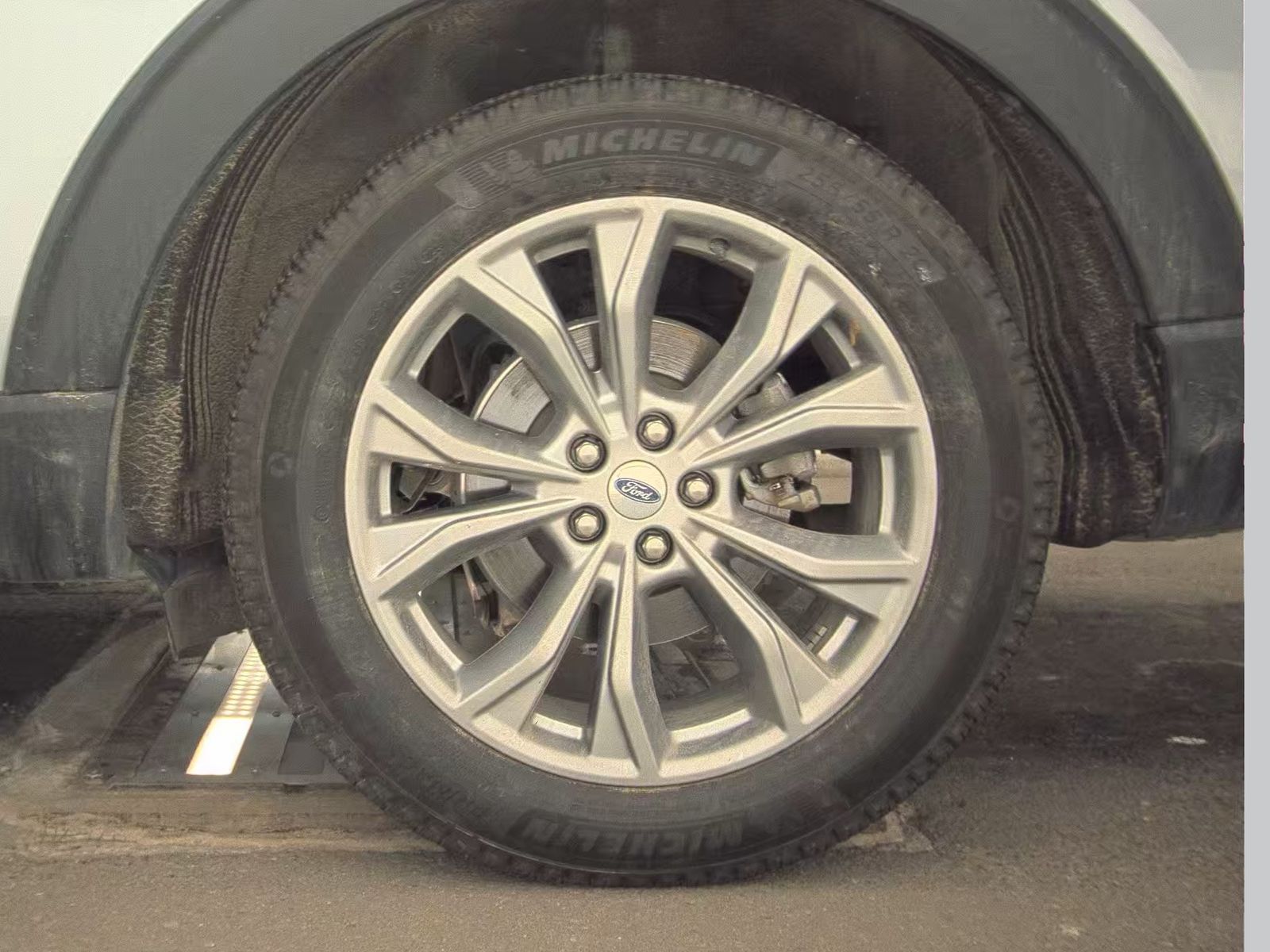 2023 Ford Explorer XLT AWD