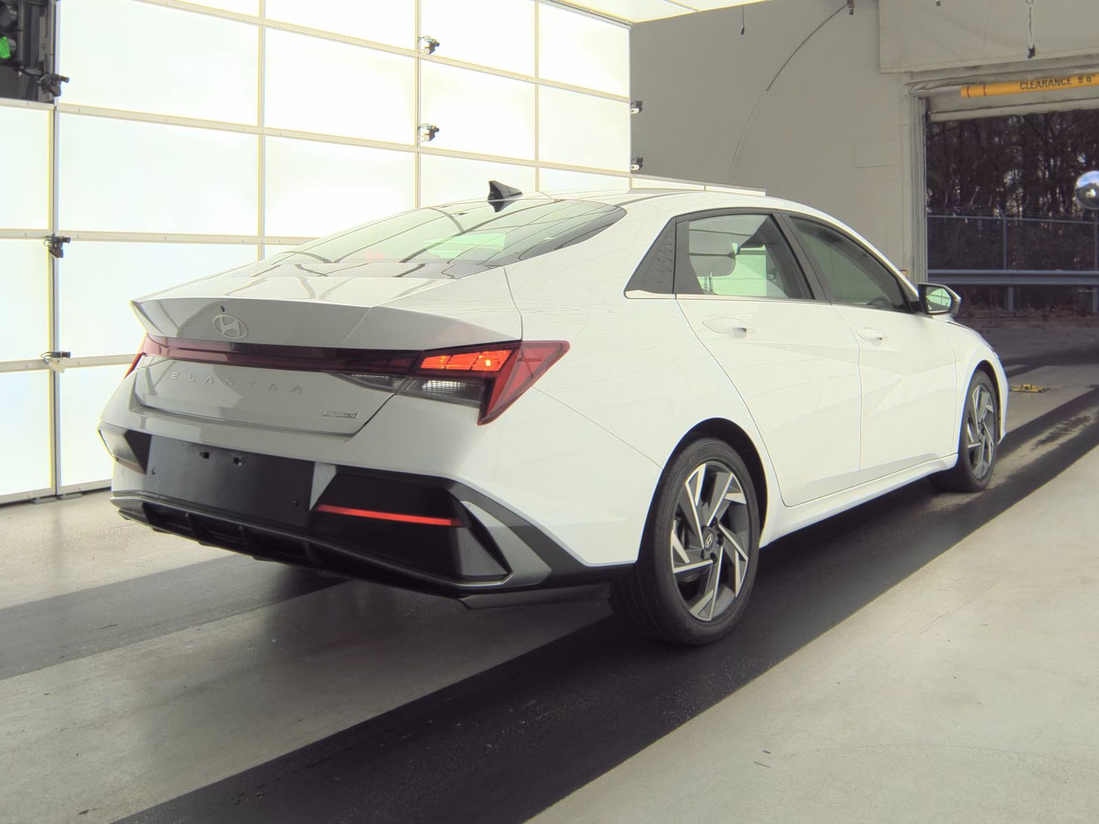 2024 Hyundai Elantra Limited FWD