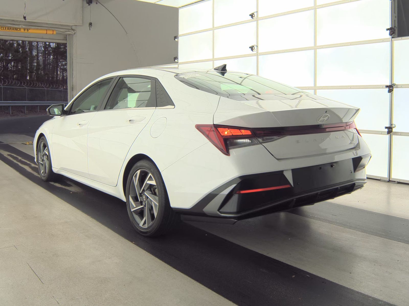 2024 Hyundai Elantra Limited FWD