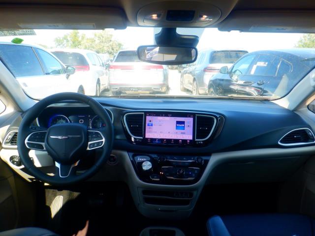 2024 Chrysler Pacifica Touring L FWD