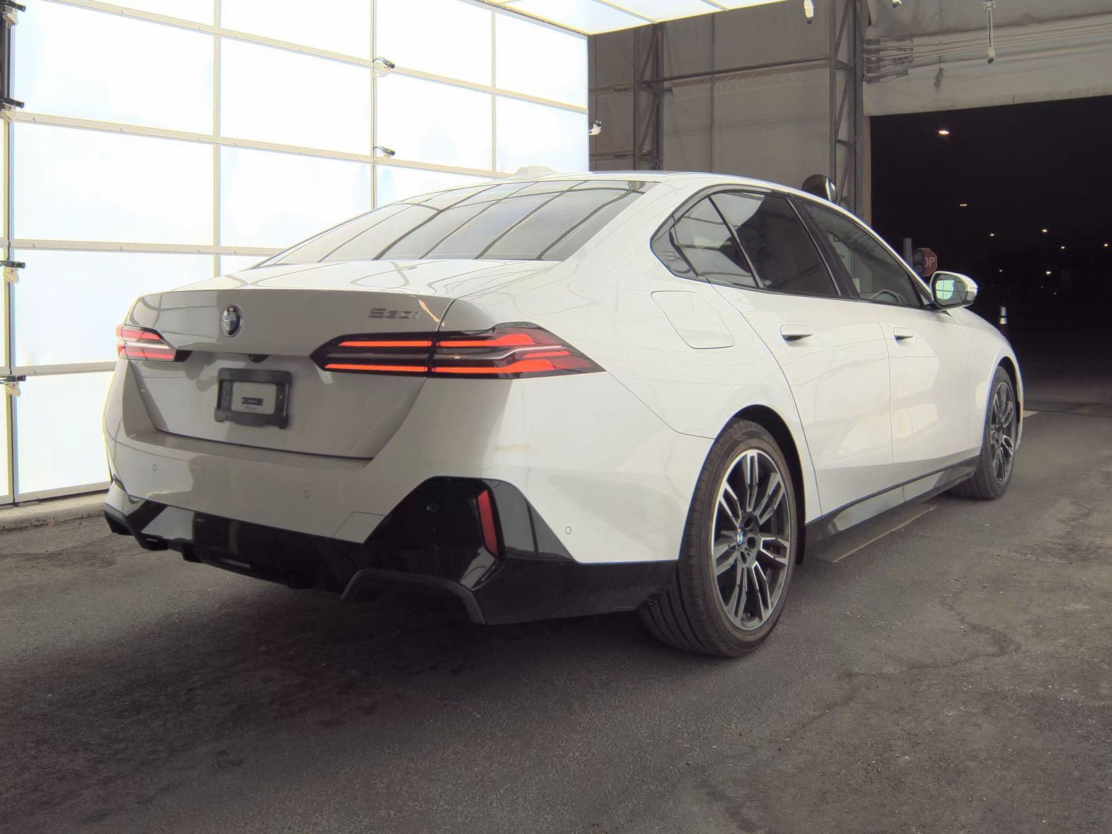 2025 BMW 5 Series 530i RWD