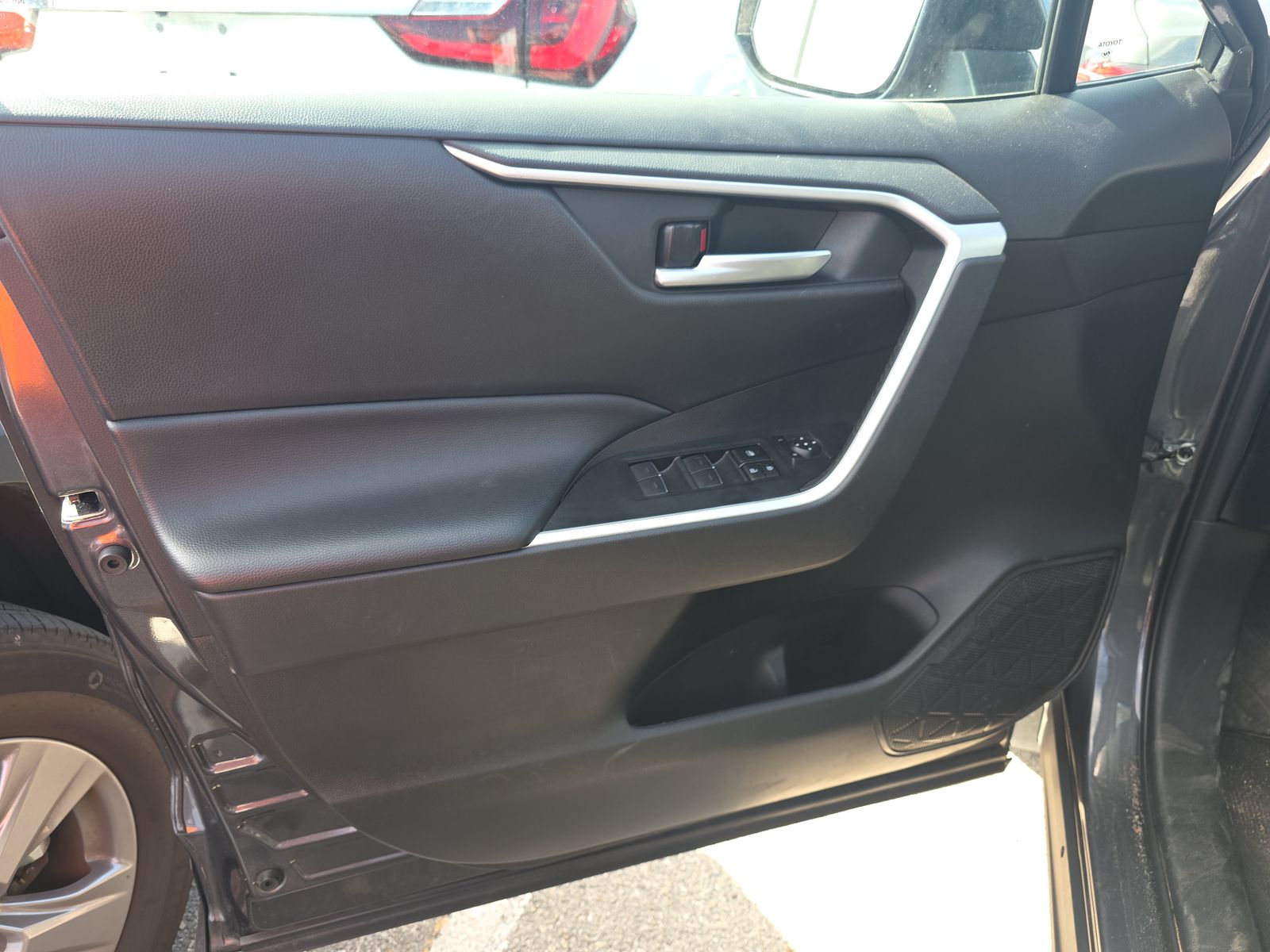 2024 Toyota RAV4 XLE AWD