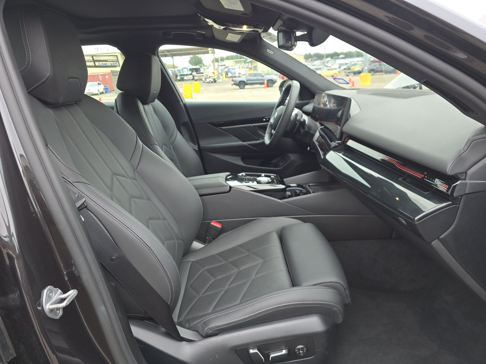 2025 BMW 5 Series 530i RWD