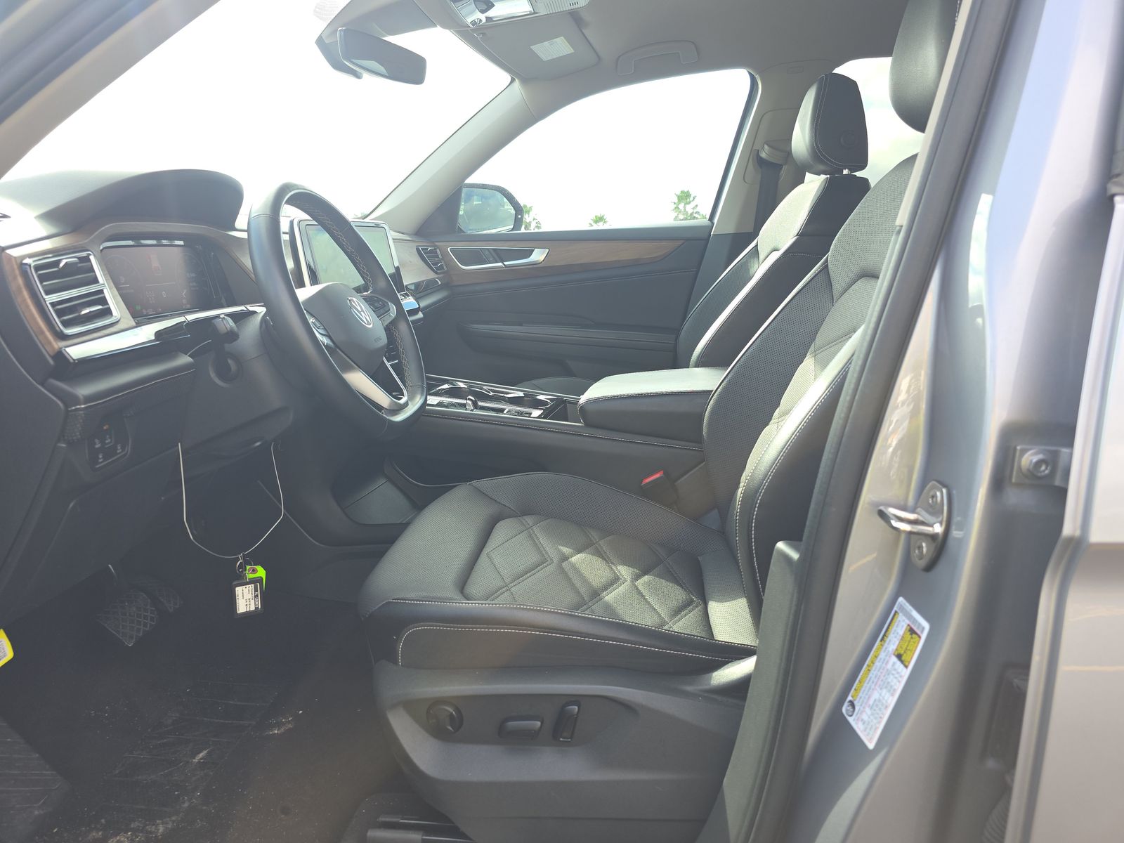 2024 Volkswagen Atlas 2.0T SE FWD