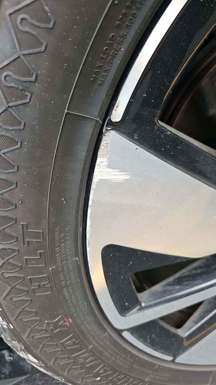 2024 Volkswagen Atlas 2.0T SE FWD