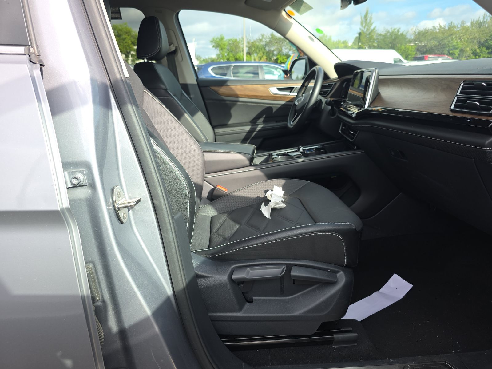 2024 Volkswagen Atlas 2.0T SE FWD