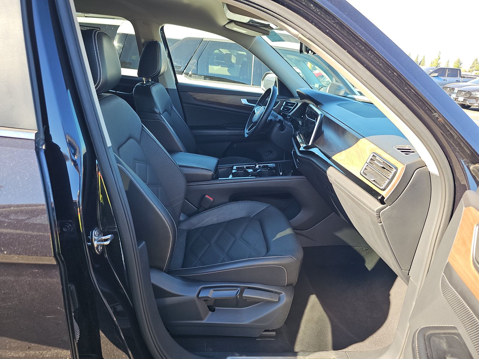 2024 Volkswagen Atlas 2.0T SE AWD