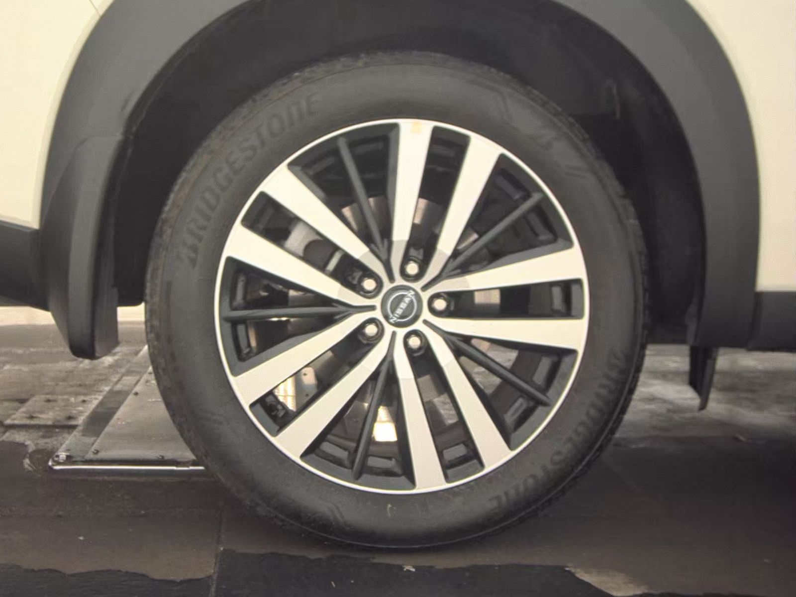 2024 Nissan Pathfinder Platinum FWD