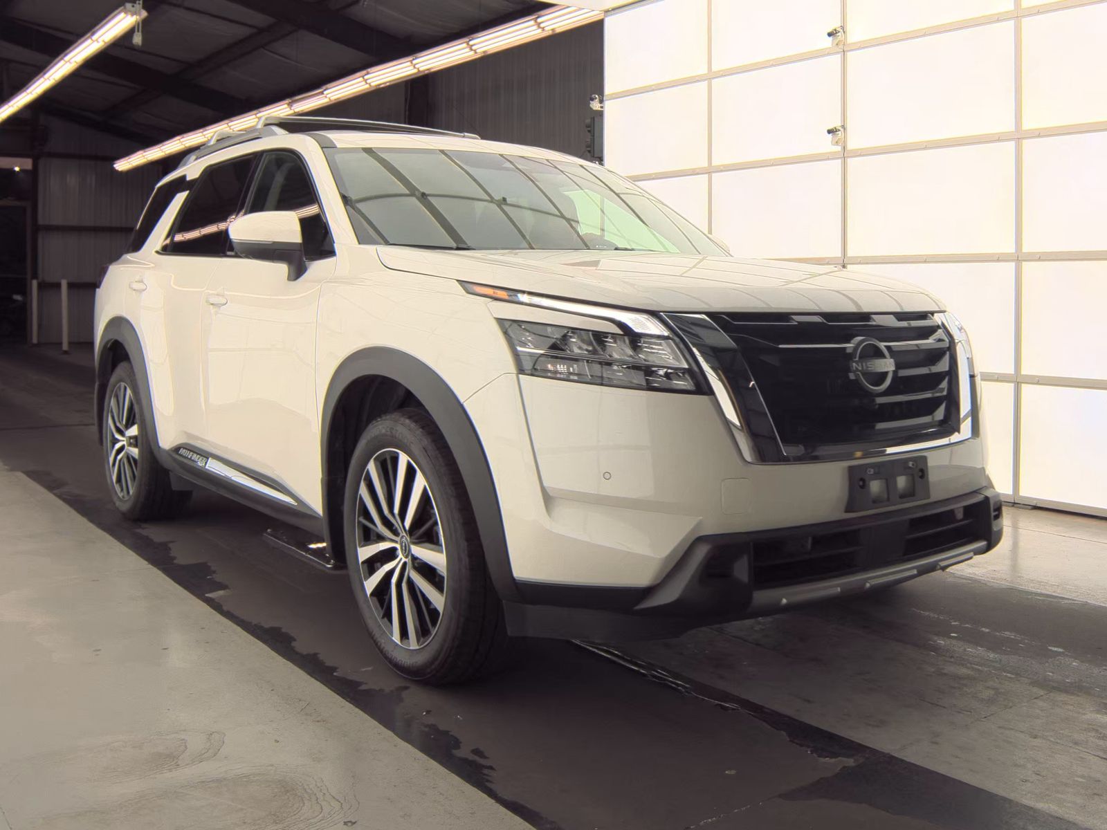 2024 Nissan Pathfinder Platinum FWD