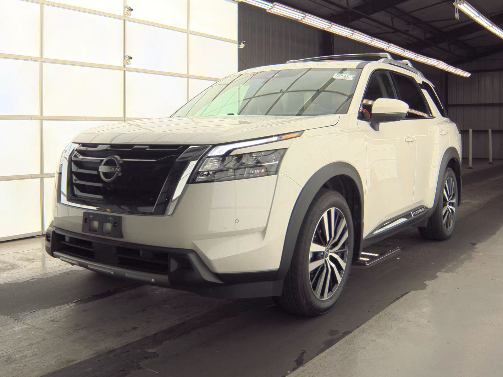 2024 Nissan Pathfinder Platinum FWD