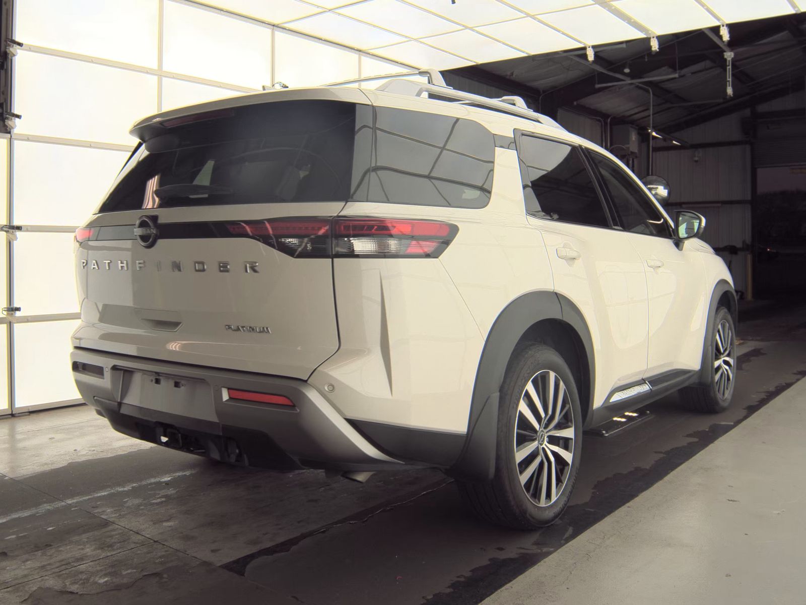 2024 Nissan Pathfinder Platinum FWD