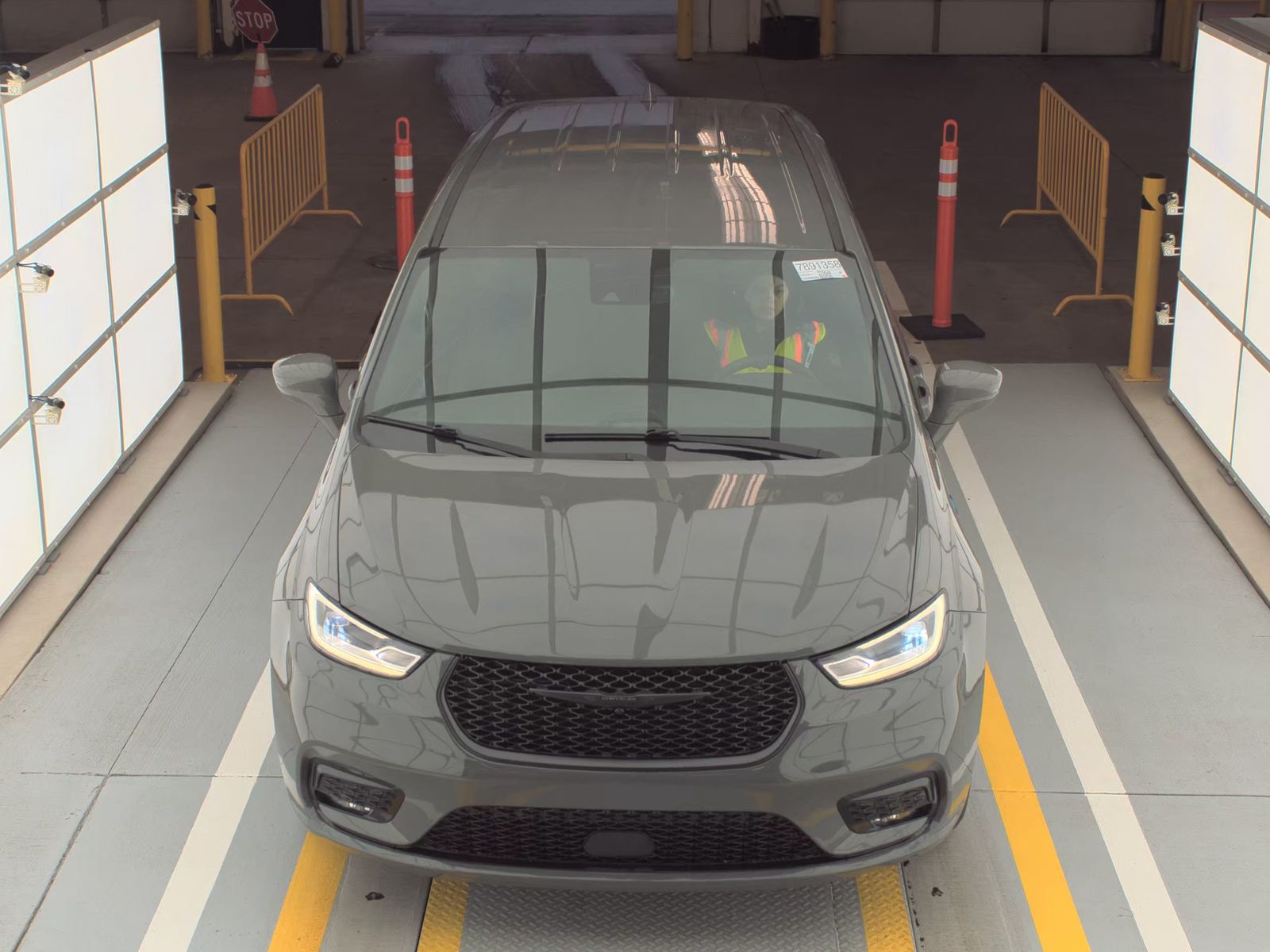 2022 Chrysler Pacifica Hybrid Touring L FWD