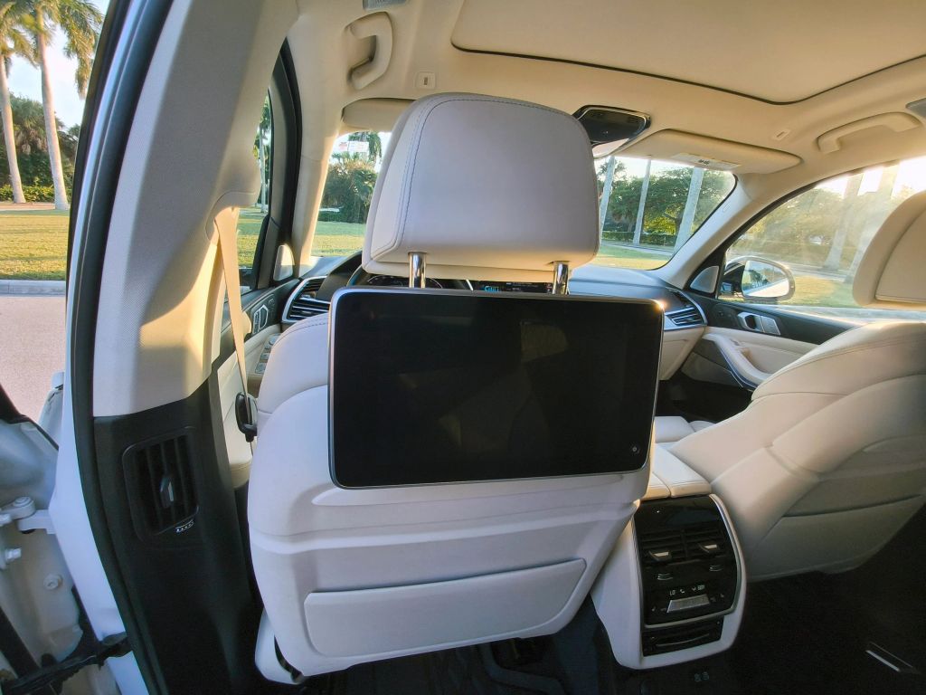 2019 BMW X7 xDrive50i AWD