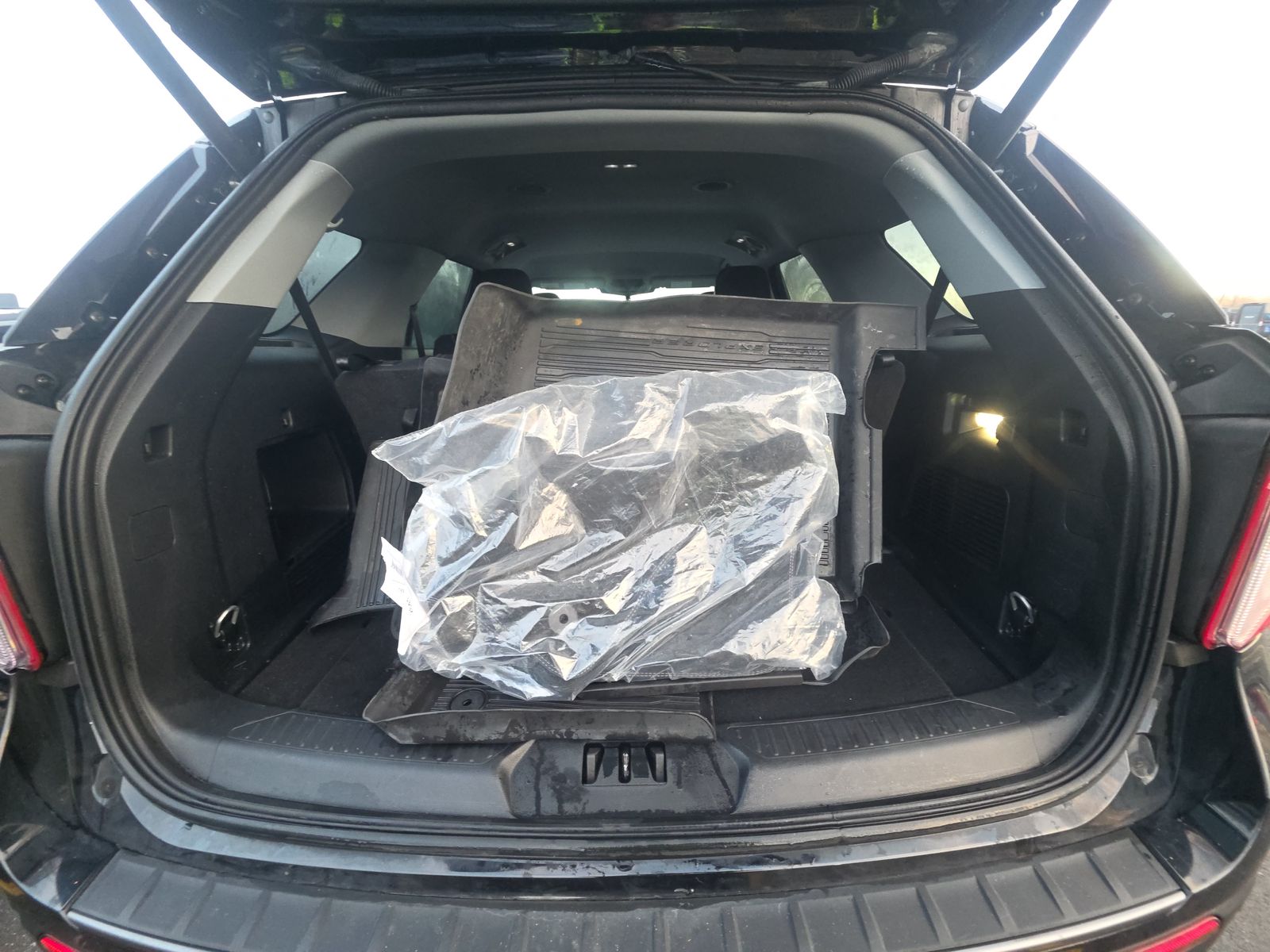 2023 Ford Explorer XLT AWD